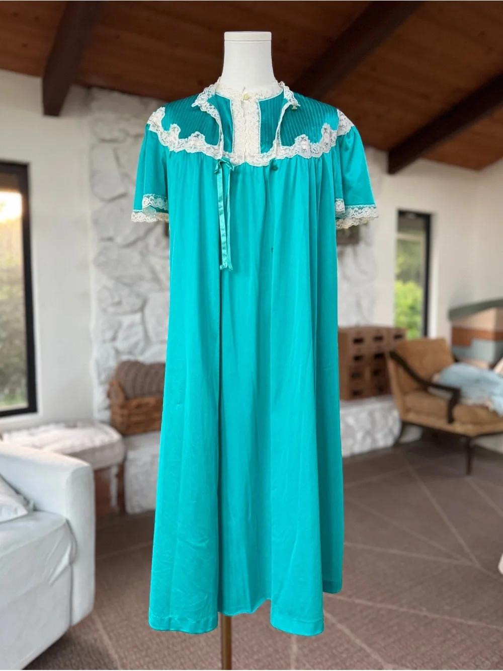 Vintage JC Penney Teal Aqua Nylon Satin Peignoir Set with Cream Lace Trim - Picture 8 of 16